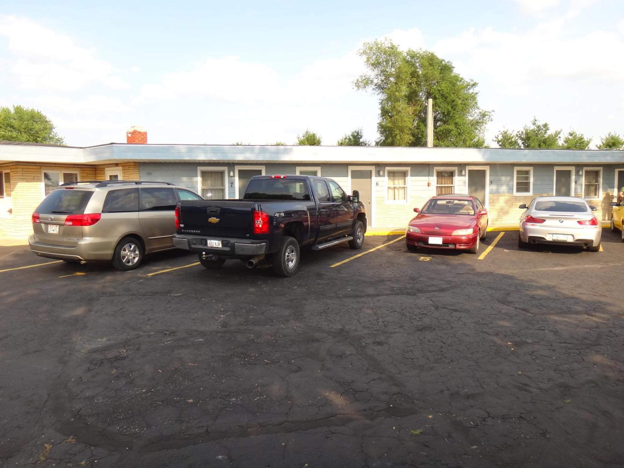 Pine Ridge Motel Dodgeville Eksteriør bilde