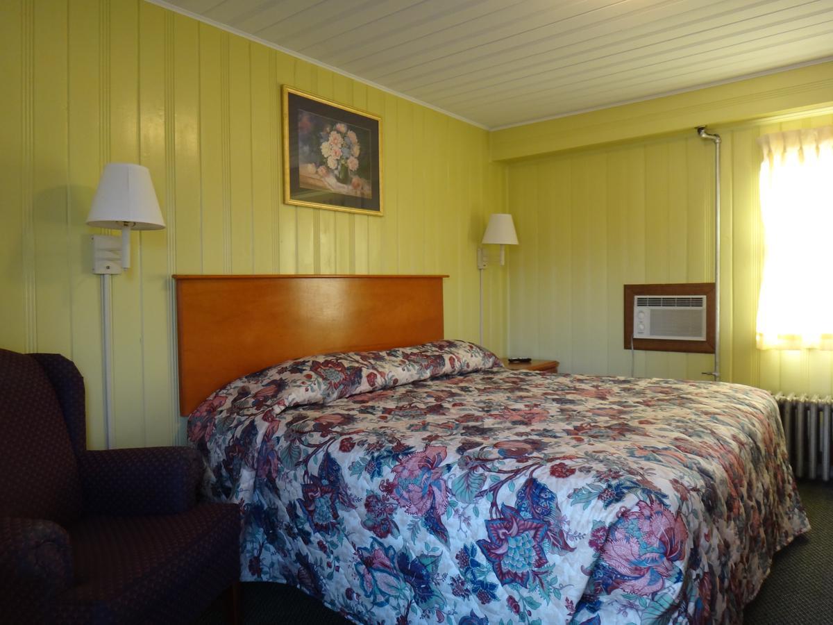 Pine Ridge Motel Dodgeville Eksteriør bilde