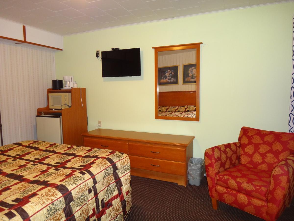Pine Ridge Motel Dodgeville Eksteriør bilde