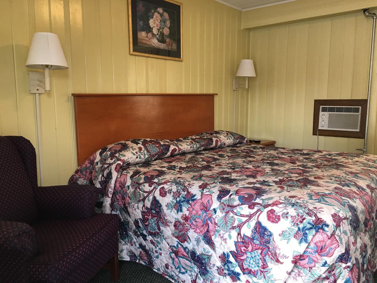 Pine Ridge Motel Dodgeville Eksteriør bilde