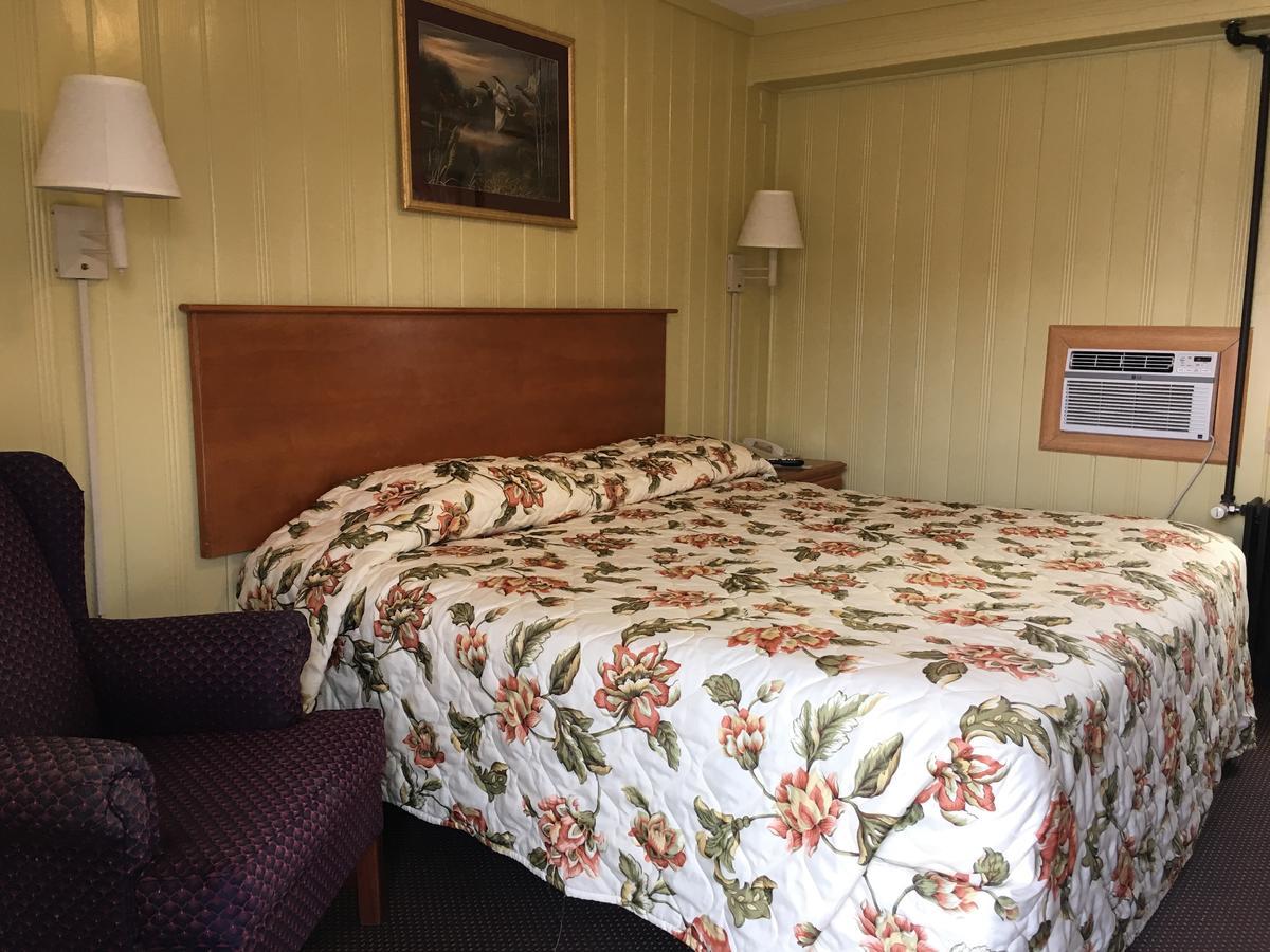 Pine Ridge Motel Dodgeville Eksteriør bilde