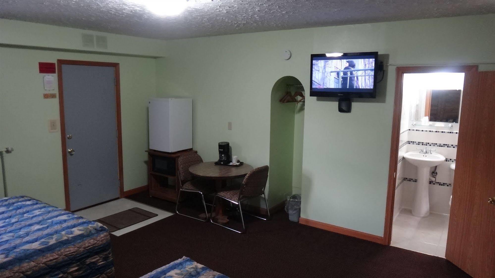 Pine Ridge Motel Dodgeville Eksteriør bilde