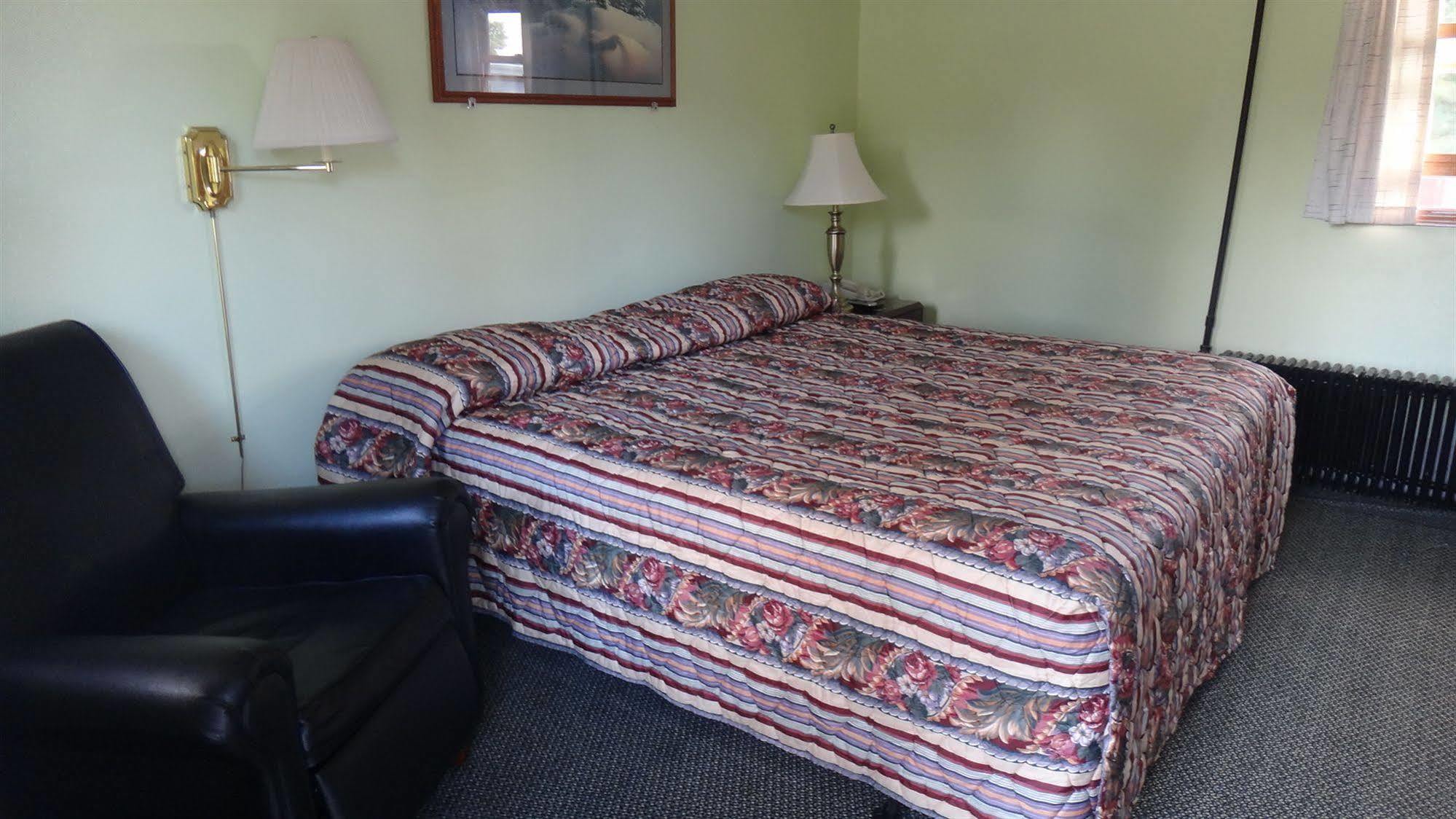 Pine Ridge Motel Dodgeville Eksteriør bilde