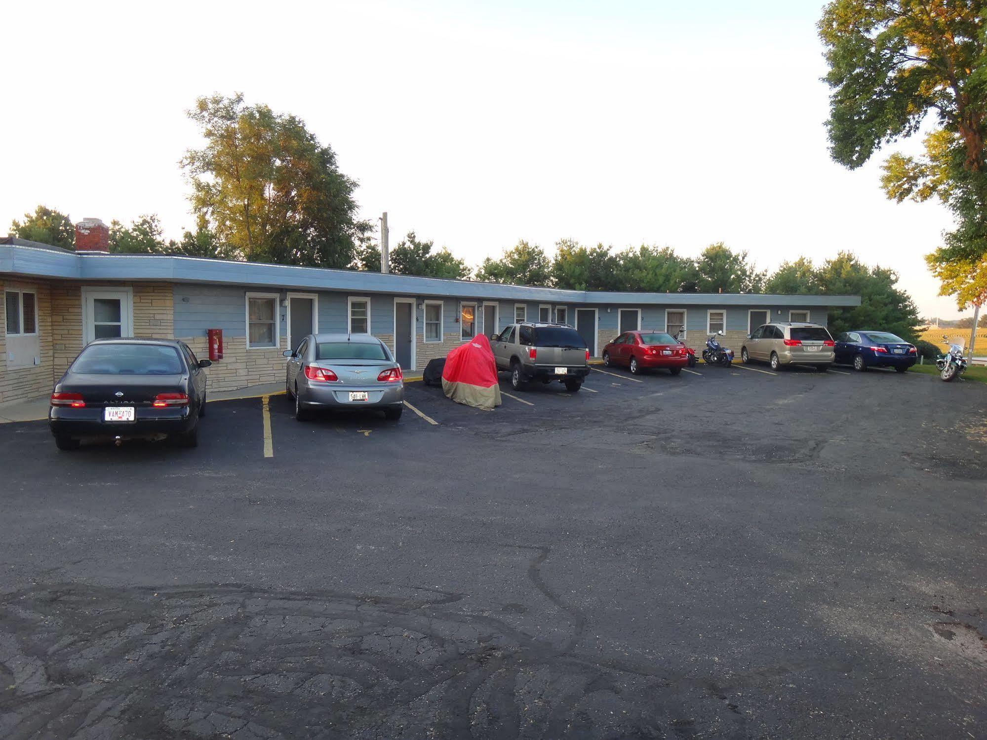 Pine Ridge Motel Dodgeville Eksteriør bilde