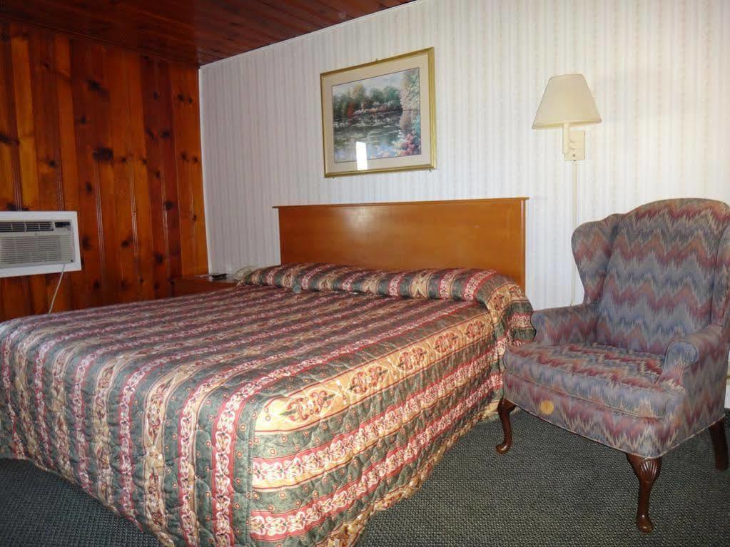 Pine Ridge Motel Dodgeville Eksteriør bilde